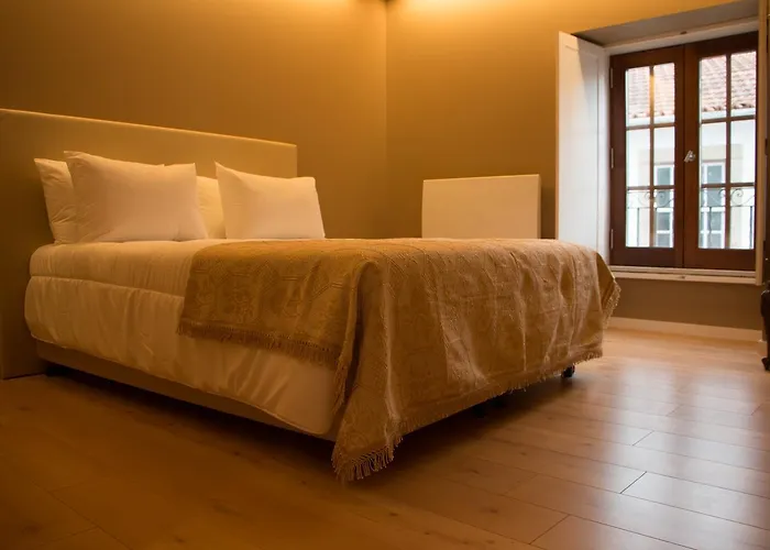 Auberge de jeunesse Feira & *